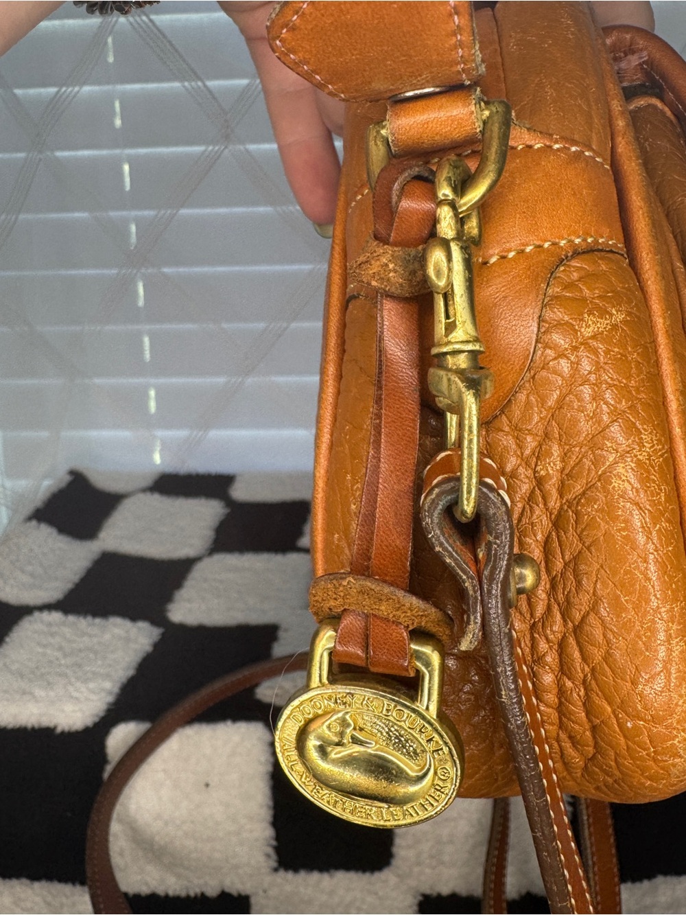 Vintage Dooney & Bourke Mini Explorer Camera Bag British Tan - Picture 3 of 8